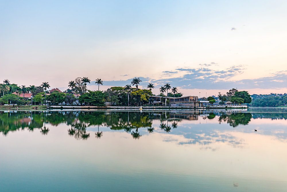 Foto que ilustra matérias sobre casas dos sonhos de BH mostra o fim de tarde no Conjunto Arquitetônico da Pampulha