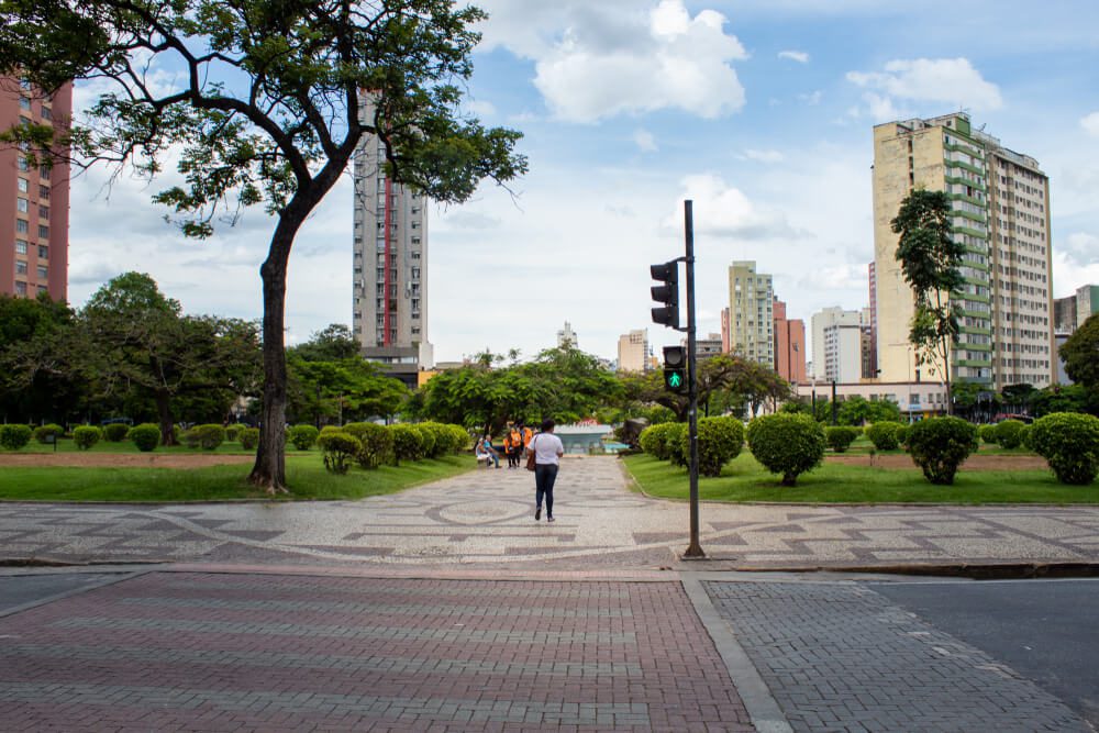 Imagem da Praça Raul Soares, em Belo Horizonte, para ilustrar matéria sobre os bairros nobres de BH