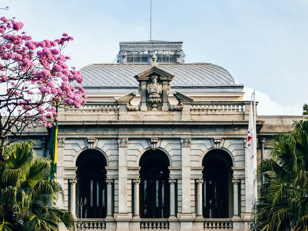 Imagem da Praça da Liberdade, em Belo Horizonte, para ilustrar matéria sobre os bairros nobres de BH