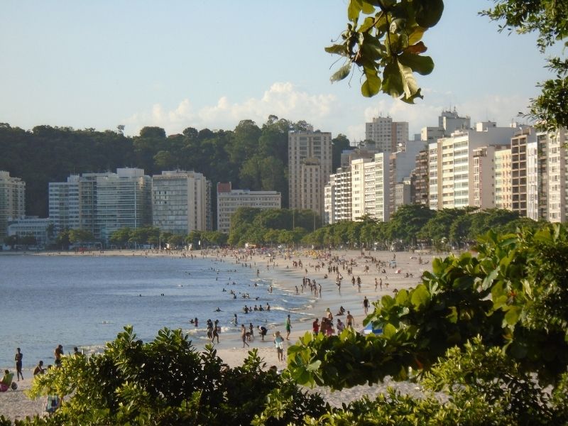 vista lateral da praia de icaraí