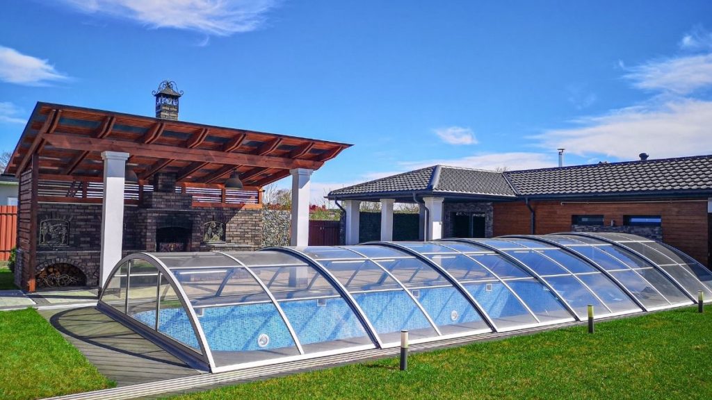 Cobertura para piscina em policarbonato