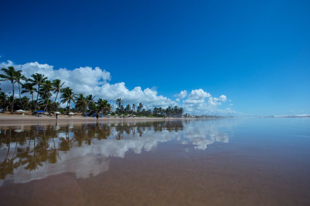 Foto que ilustra matéria sobre praias de Salvador mostra a praia do Flamengo.