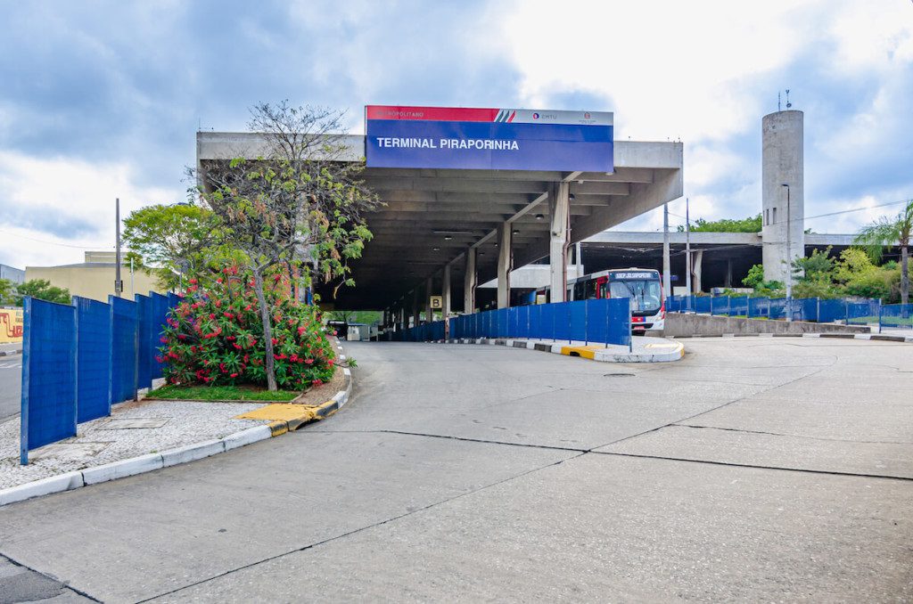 Foto que ilustra matéria sobre bairros Diadema mostra o Terminal Piraporinha