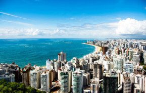 Foto que ilustra matéria sobre o que fazer em Vitória mostra imagem panorâmica de Vila Velha, no Espírito Santo