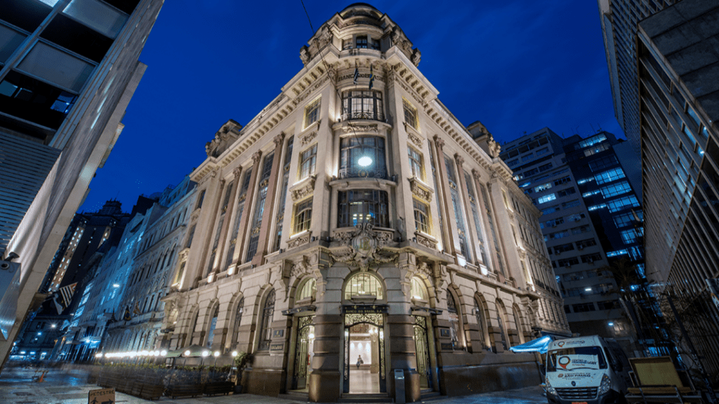 Foto que ilustra matéria sobre museus em sp mostra o Centro Cultural do Banco do Brasil