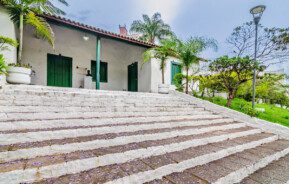 Foto que ilustra matéria sobre o que fazer em Mauá mostra a fachada da entrada do Museu Barão de Mauá