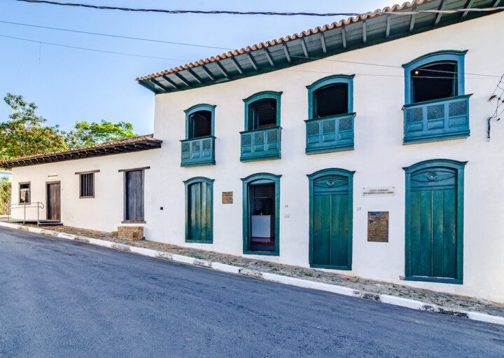 Foto que ilustra matéria sobre onde fica santana de parnaiba mostra o museu casa do anhanguera