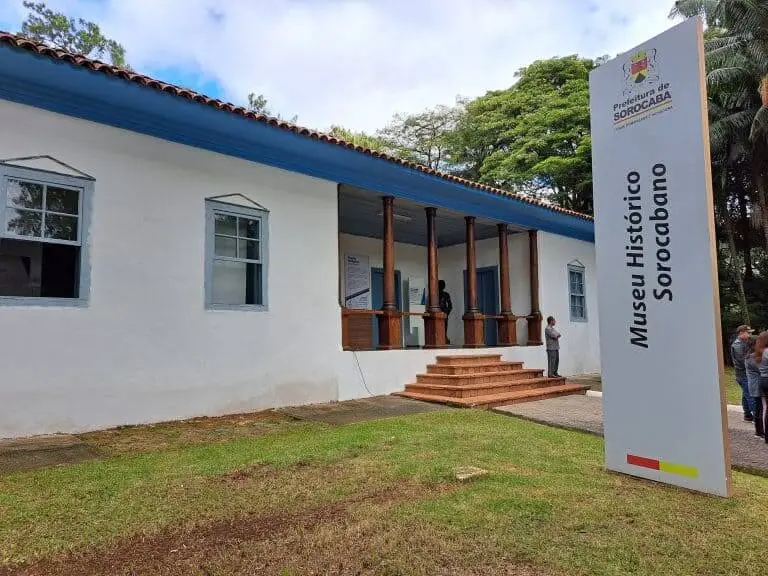 Imagem da fachada da entrada do Museu Histórico Sorocabano, em Sorocaba