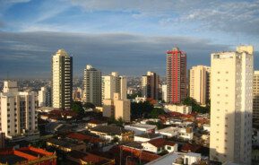 Foto que ilustra matéria sobre o que fazer em Uberlândia mostra Bairro Fundinho, em Uberlândia - MG.