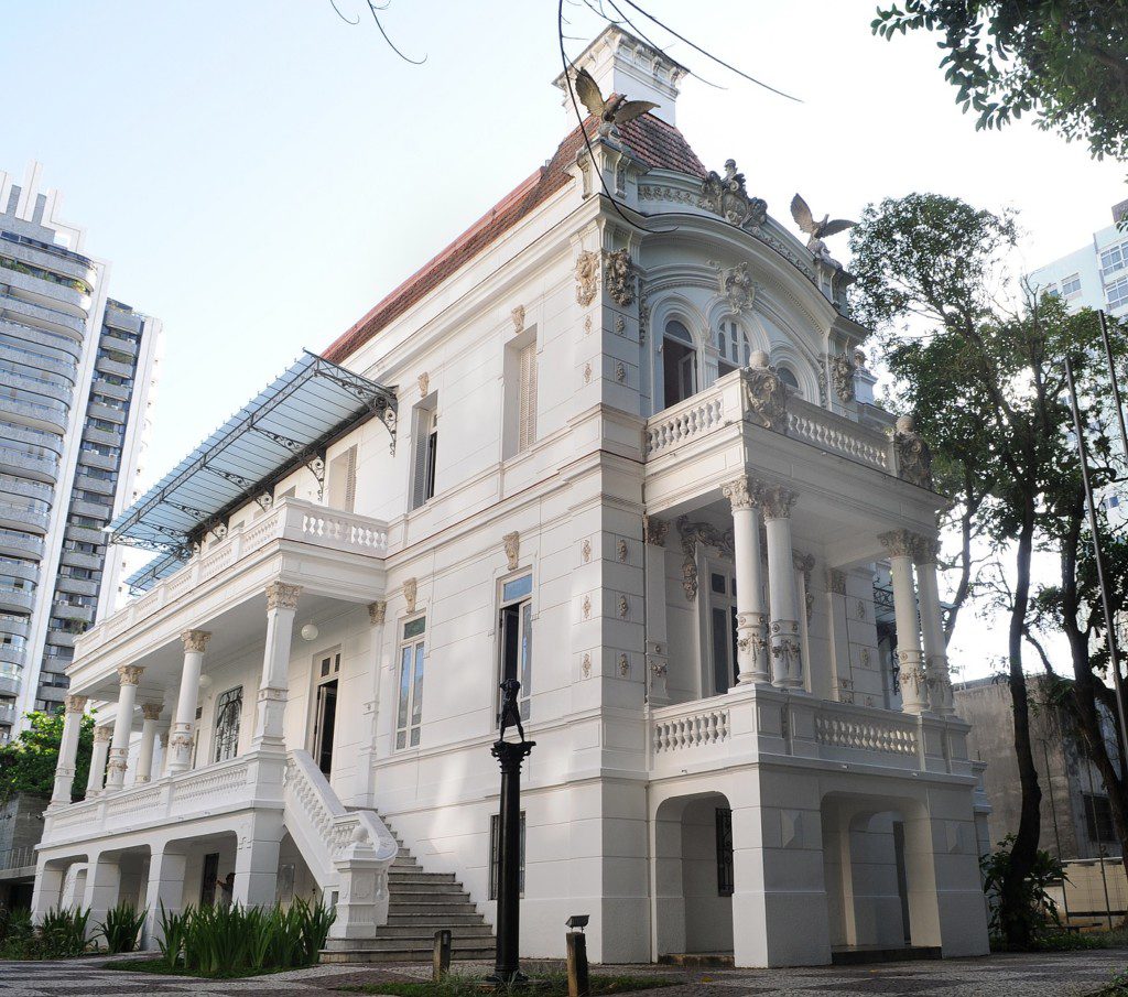 Foto que ilustra matéria de o que fazer em Salvador mostra o Palacete das Artes