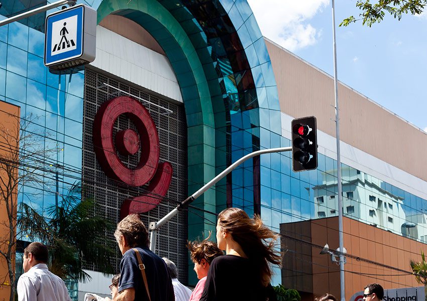 imagem que ilustra matéria sobre estação campo belo mostra a entrada do Shopping Ibirapuera 