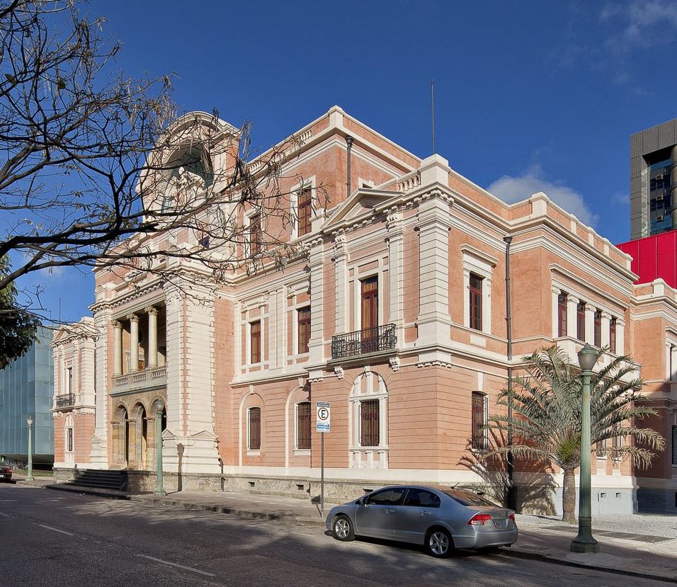 Área externa do Museu das Minas e Metal 