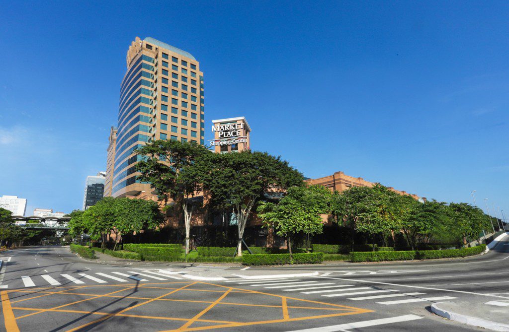 Imagem que ilustra matéria sobre estação brooklin mostra a vista de fora do Shopping Market Place 