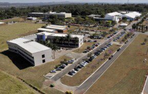 Foto que ilustra matéria sobre faculdades em Goiânia mostra uma visão aérea da Universidade Federal de Goiás.