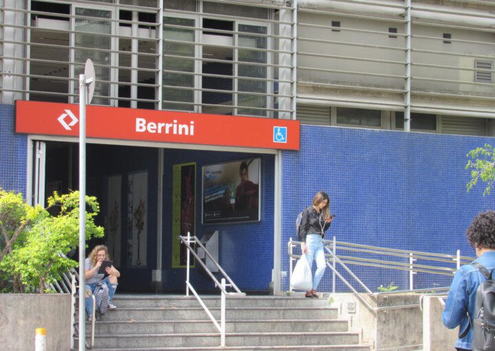 Foto que ilustra matéria sobre a Estação Berrini mostra a entrada do terminal