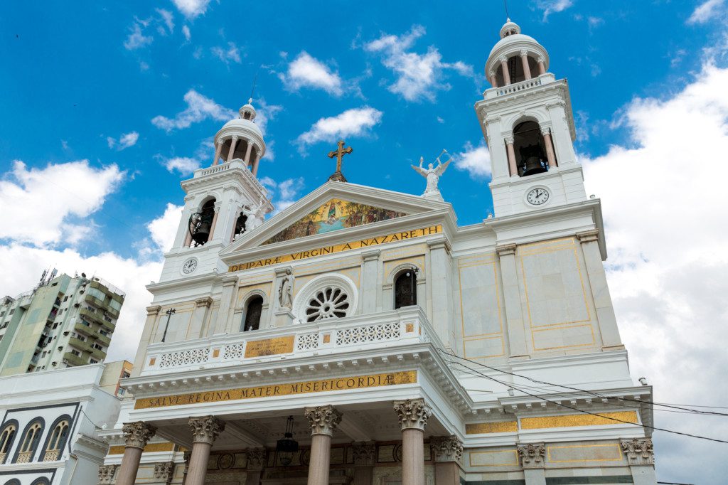 Imagem que ilustra matéria sobre o que fazer em Belém do Pará mostra a fachada da Basílica Santuário de Nossa Senhora de Nazaré