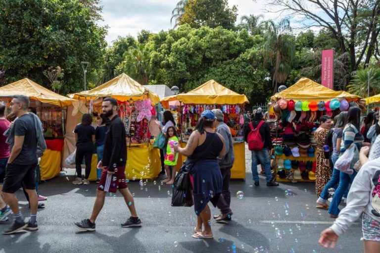 Feira Feira Hippie BH: conheça essa tradição belo-horizontina