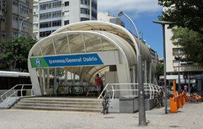 Foto mostra a entrada do Metrô General Osório