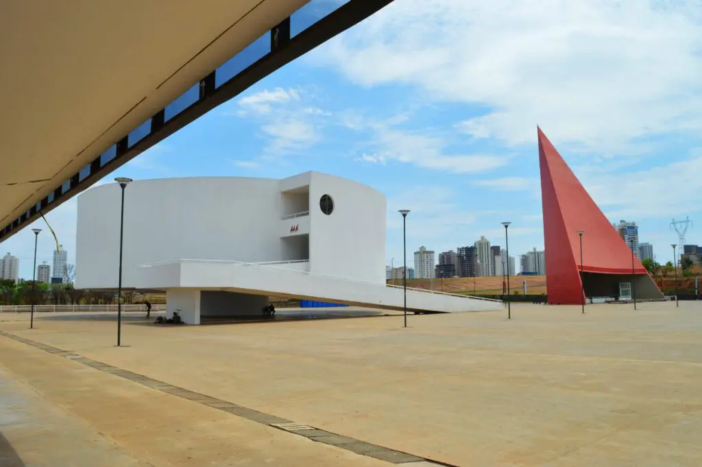  Imagem do Centro Cultural Oscar Niemeyer para ilustrar matéria sobre o que fazer em Goiânia no domingo