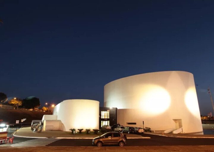 Fachada do Teatro Municipal de Uberlândia