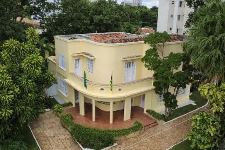 Imagem aérea da estrutura externa do Museu Pedro Ludovico, em Goiânia