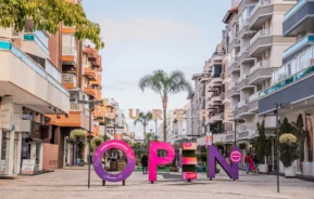 Fachada do Jurerê Open Shopping em Florianópolis.