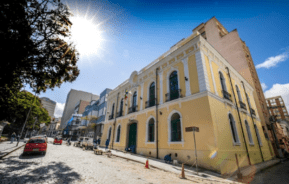 Foto que ilustra matéria sobre Museu de Florianópolis mostra a entrada do Museu de Florianópolis