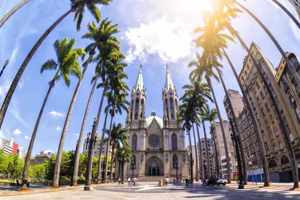 Foto que ilustra matéria sobre Estação da Sé mostra a Catedral da Sé em São Paulo