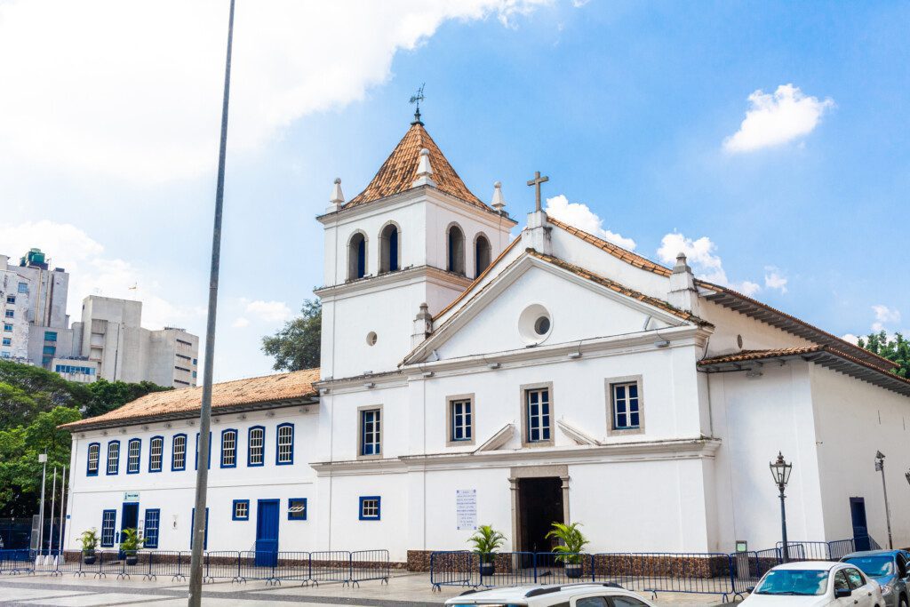 Foto que ilustra matéria sobre Estação da Sé mostra o Pátio do Colégio