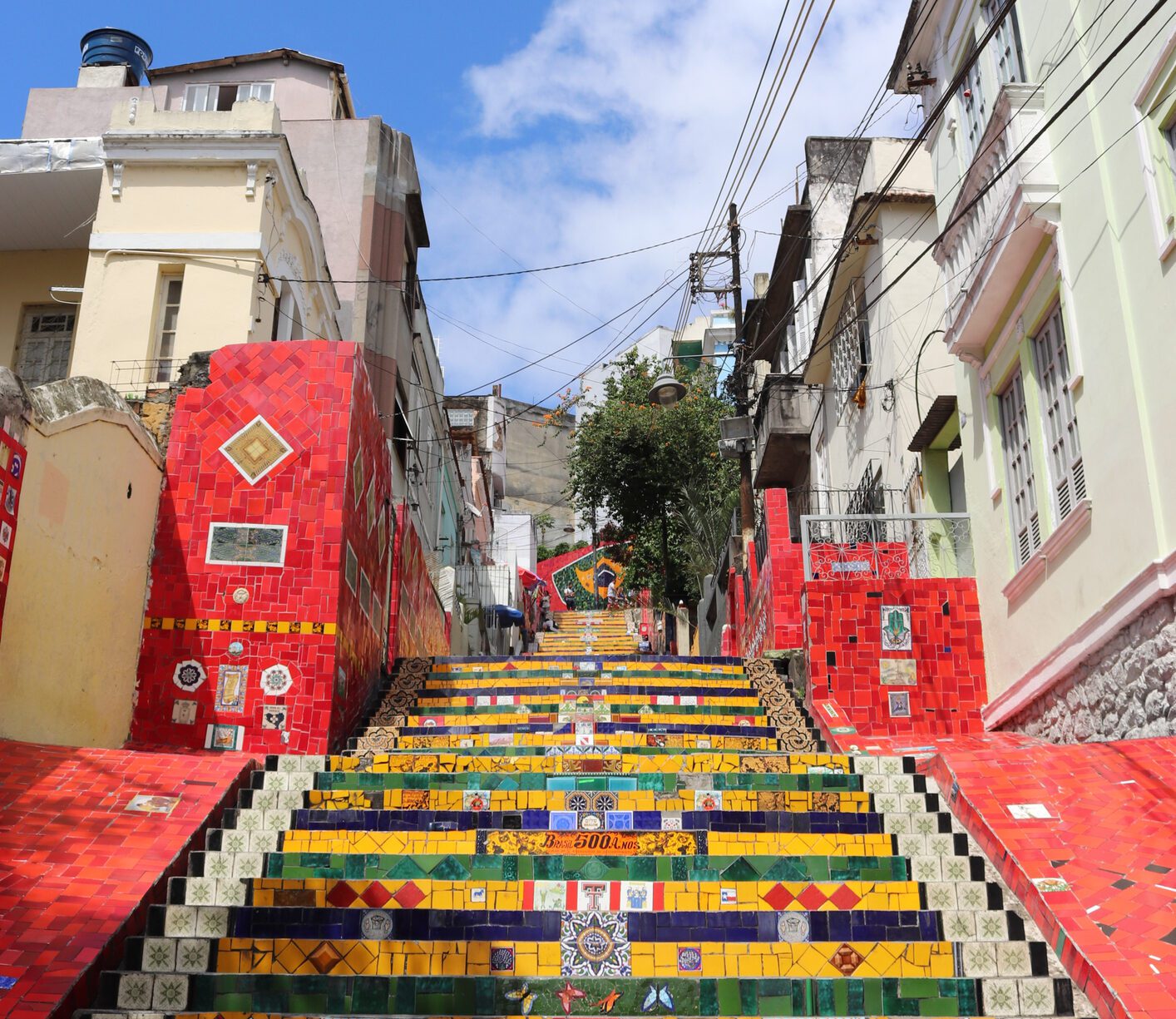 A escadaria é uma obra arquitetônica capaz de encantar todos os visitantes