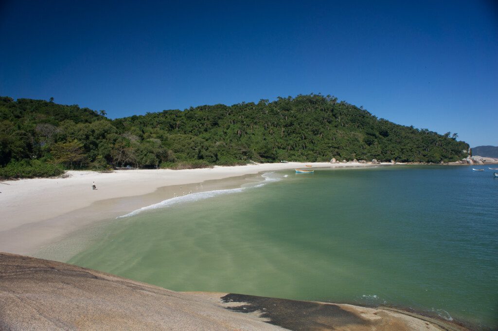 Vista da Ilha do Campeche em Santa Catarina. 