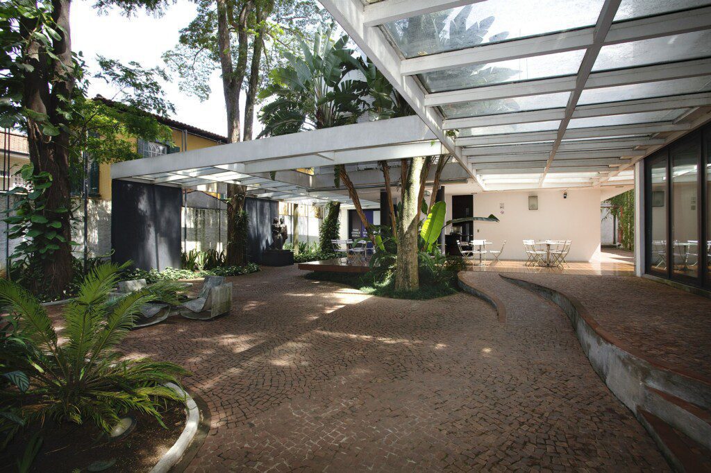  Foto que ilustra matéria sobre o Metrô Vila Mariana mostra a parte interna do Museu Lasar Segall