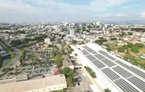 Foto que ilustra matéria sobre Bairros de Betim mostra a cidade mineira vista do alto (Crédito: Shutterstock)