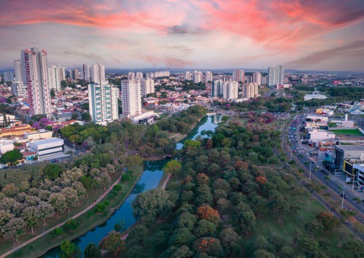 Foto que ilustra matéria sobre o que fazer em Indaiatuba mostra uma visão da cidade vista do alto