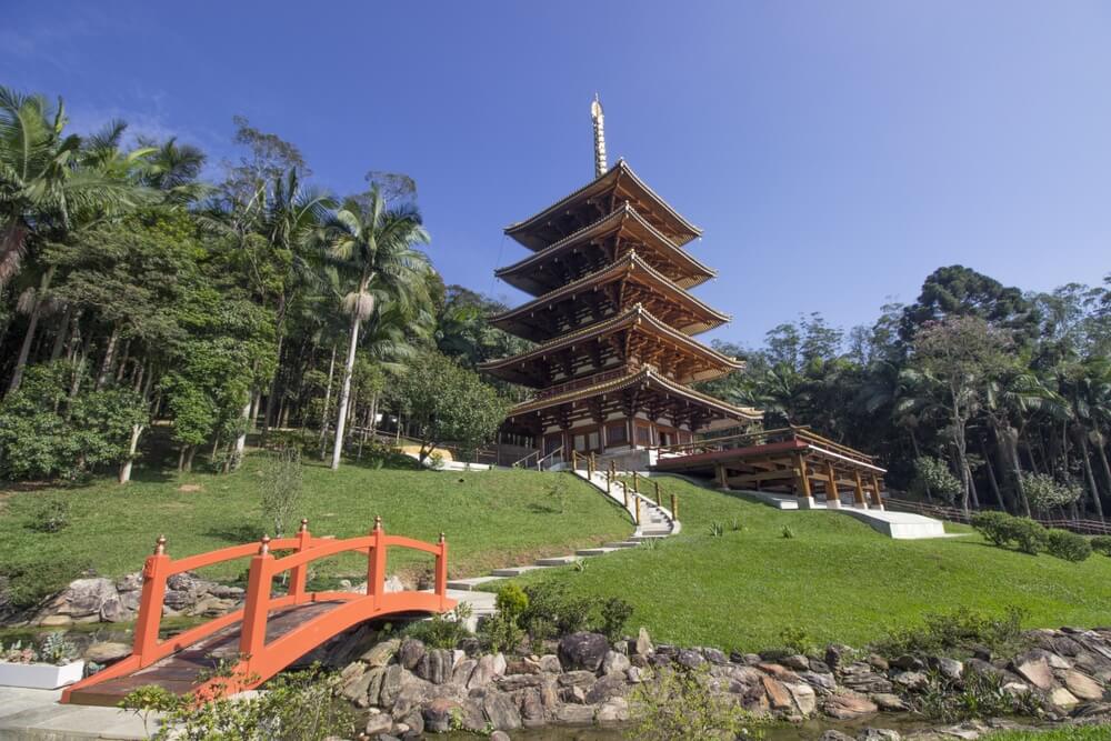 Foto que ilustra matéria sobre o que fazer em Ribeirão Pires mostra a foto da  Torre Miroku.