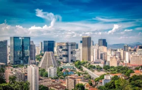 Foto que ilustra matéria sobre a Região Metropolitana do Rio de Janeiro mostra uma visão do Centro da cidade do Rio de Janeiro do alto