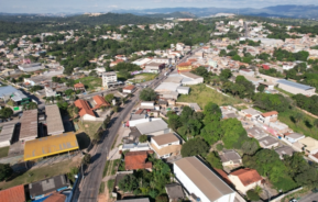 Imagem panorâmica da cidade vista de cima para ilustra matéria sobre o que fazer em Betim