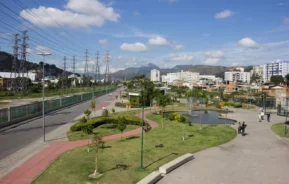 Foto que ilustra matéria sobre o Subúrbio do Rio de Janeiro mostra uma panorâmica do Parque de Madureira