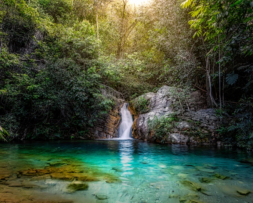 Imagem da Cascata de Santa Barbarinha, localizada na Chapada dos Veadeiros, no estado de Goiás, para ilustrar a matéria sobre o que fazer em Goiás