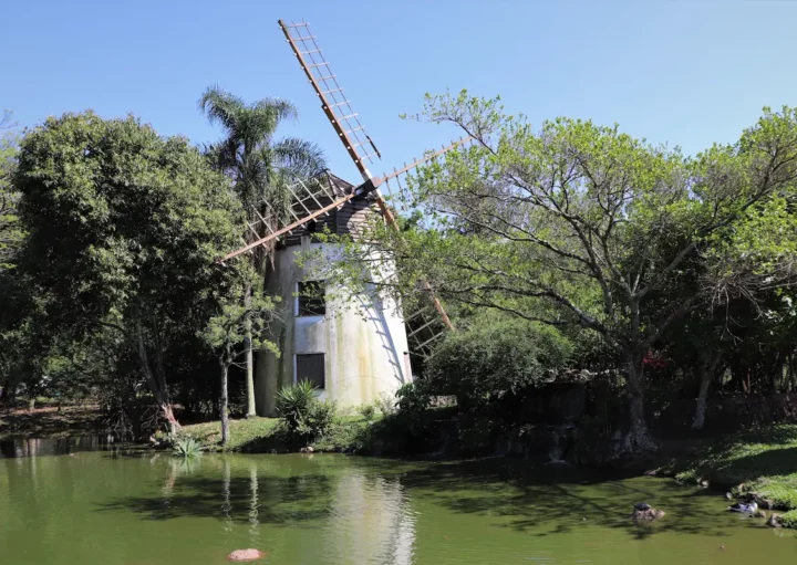 Foto do Parque Moinhos de Vento, conhecido como Parcão.