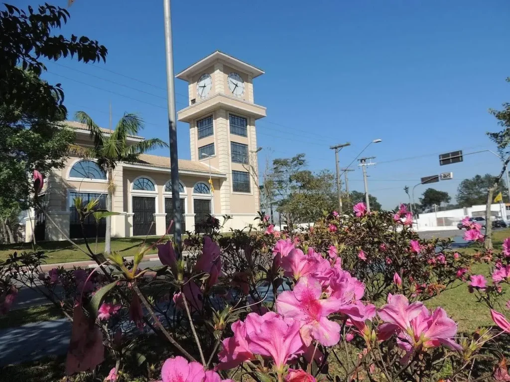 Imagem da fachada do Centro de Exposições e História (CEG), em Ribeirão Pires, São Paulo
