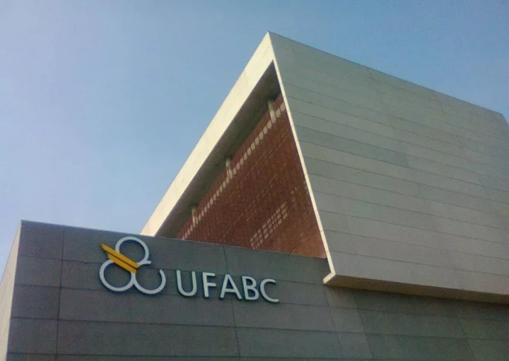 Foto que ilustra matéria sobre faculdades no ABC mostra detalhe da fachada da Universidade Federal do ABC (Foto: Facebook da Universidade Federal do ABC)