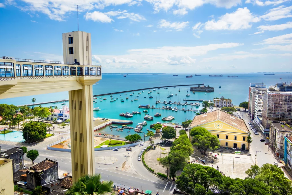 Imagem da vista da Baía de Todos os Santos, em Salvador, para ilustrar matéria sobre as cidades mais seguras da Bahia