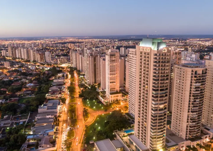 Fotografia aérea da cidade de Ribeirão Preto.