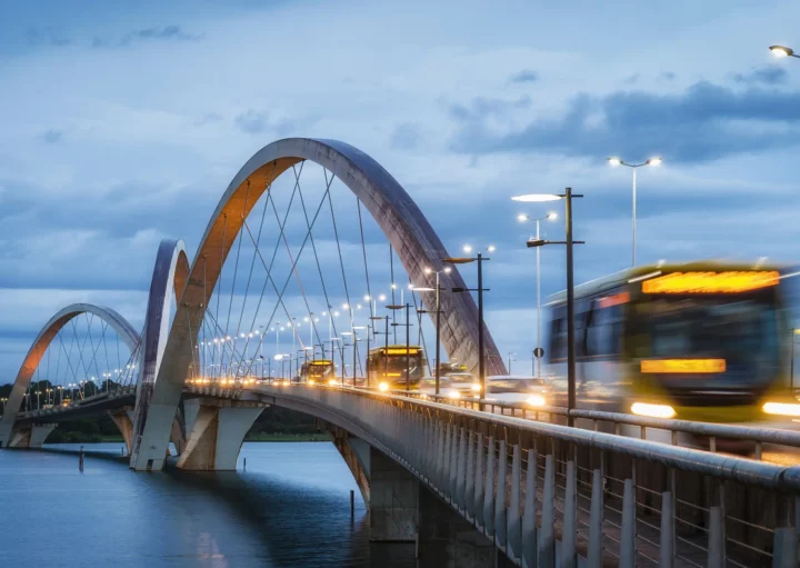 Foto da Ponte Juscelino Kubitschek.