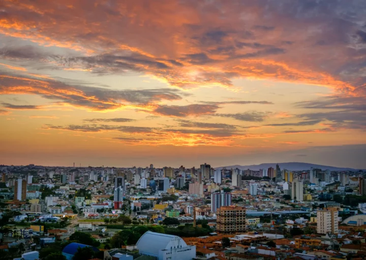 Foto do pôr do sol de Sorocaba.