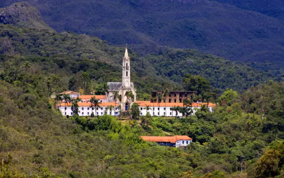 Imagem do Santuário da Serra do Caraça, em Catas Altas, registrada pela prefeitura do município para ilustrar matéria sobre o ranking das cidades com maior renda per capita do Brasil