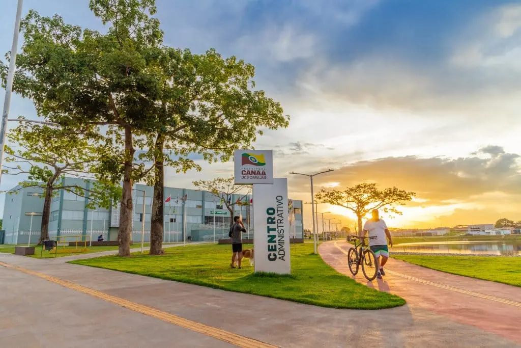 Imagem do centro administrativo de Canaã dos Carajás, no Pará, para ilustrar matéria sobre a cidade que mais cresceu no Brasil