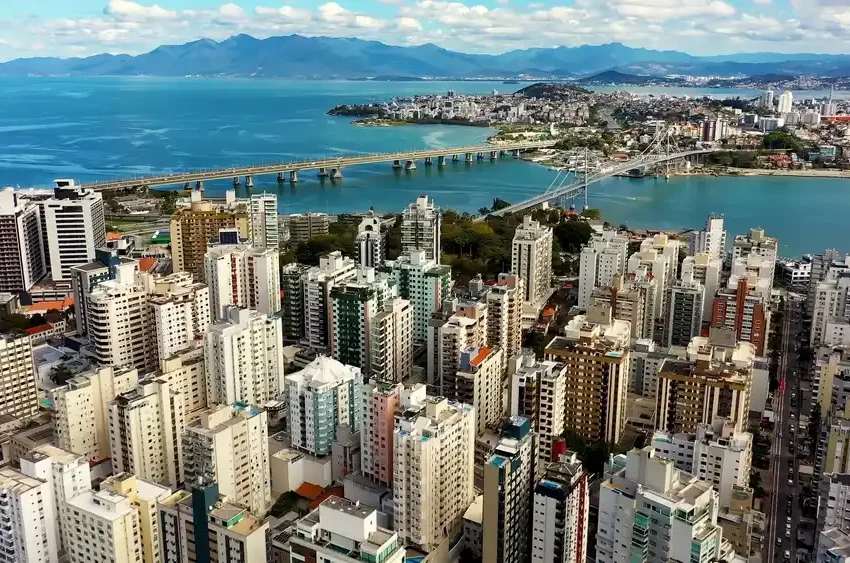 Evento oferece 2 mil vagas de emprego na Grande Florianópolis - loayoman.com