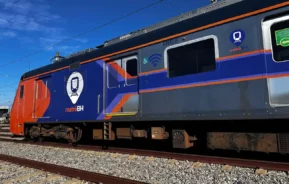 Foto que ilustra matéria sobre a Estação Santa Efigênia mostra um dos três do metrô de BH em um trilho a céu aberto (Foto: Divulgação)